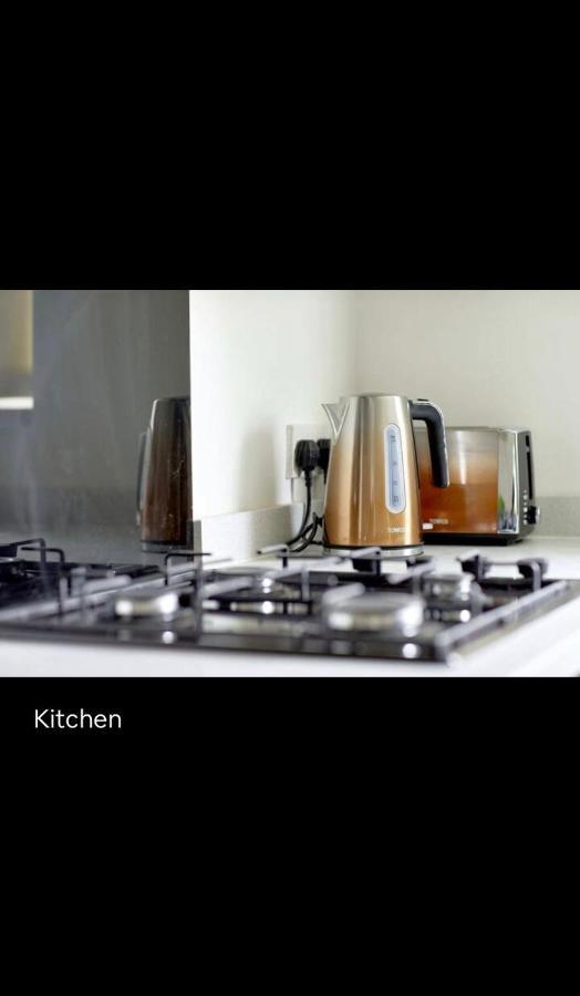 Spacious 3 Bedroom House In * Nottingham