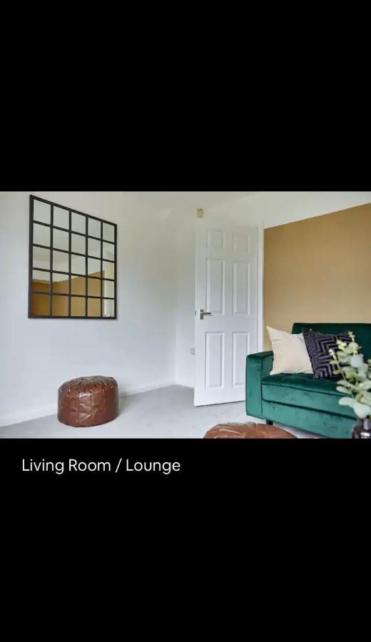 Spacious 3 Bedroom House In Ноттингем